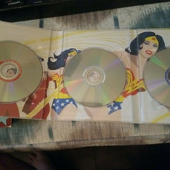 Wonder Woman: The Complete First Season DVD Set Lynda Carter - Picture 2 of 3